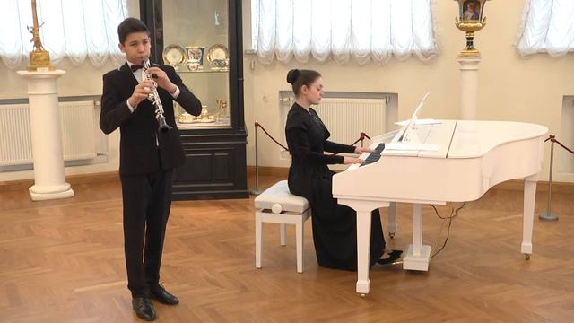 Ж.Б. Лойе. Соната для гобоя и фортепиано До мажор. Адажио и Аллегро. Самирханов Ильдар смотреть онлайн