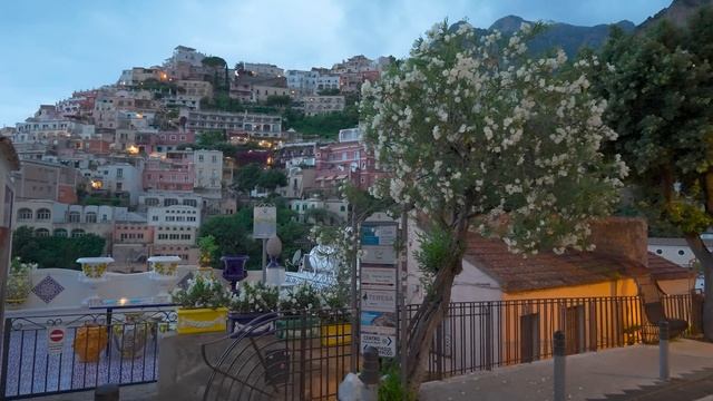 Positano, Italy Early Morning Walk - 4K60fps - with Captions! смотреть онлайн