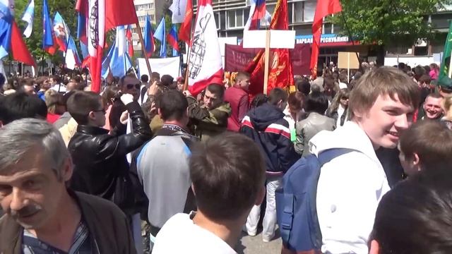 ПЕРВОМАЙ В ЛУГАНСКЕ смотреть онлайн