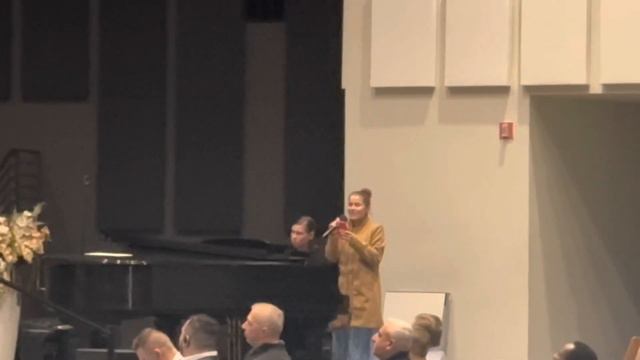 В Церкви God Will Provide…бывшая бездомная и зависимая Поет о Прощении и Свободе во Христе! смотреть онлайн