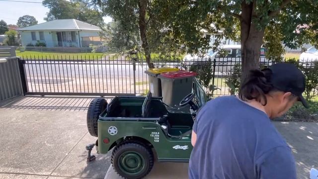 How to Assemble Willys Jeep 1941 Rides on Toy | Father and Son Test Drive the Willys Jeep | Part 2 смотреть онлайн