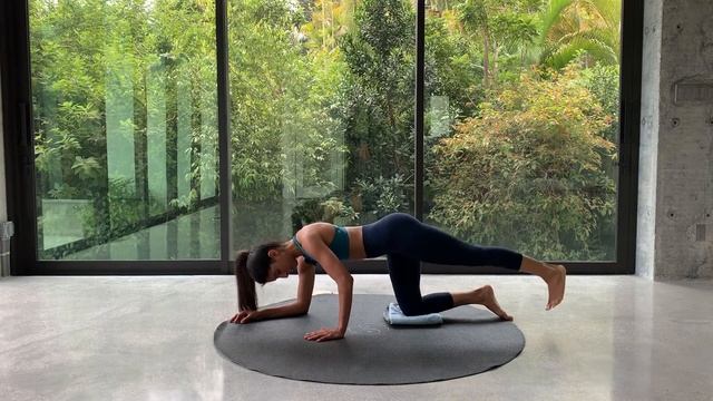 Pilates for Abs and Glutes - Part B смотреть онлайн