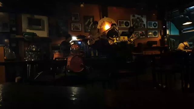 Why iii love the moon - We're Know Nothing (phony ppl cover) смотреть онлайн