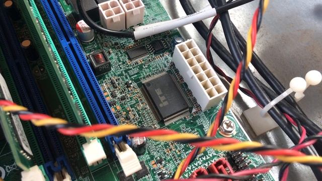 Колхозим ATX переходник питания 24 pin на 14 pin для Lenovo, IBM смотреть онлайн