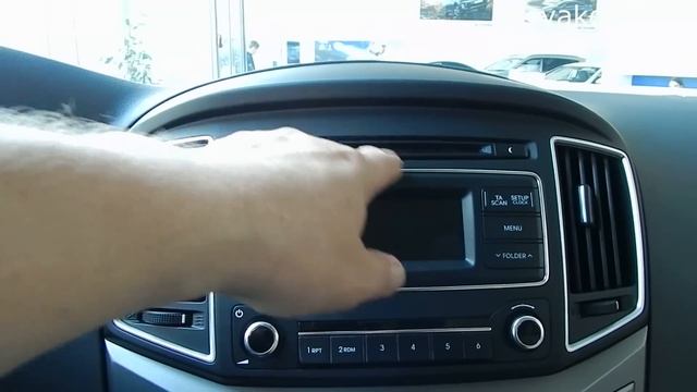 Hyundai  H 1 2.5 AT Business : экстерьер , интерьер минивэн для семьи и бизнеса