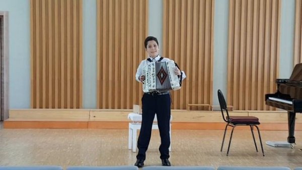 Посмотрите как играет молодой гармонист-виртуоз. "Субботея" - С. Сметанин. Исполняет Умар Бикбаев