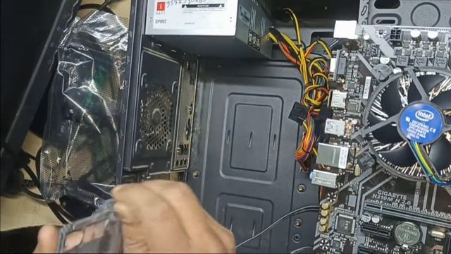 Unboxing and Installation Gigabyte H310M H 2.0 Motherboard смотреть онлайн