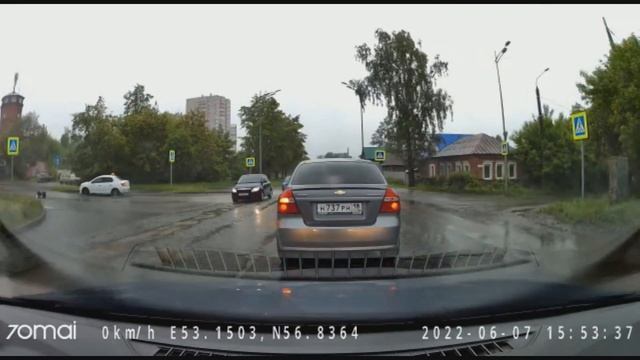 07.06.2022 ДТП Момент наезда на подростка фурой на ул. Пятнадцатая. Ижевск. смотреть онлайн
