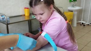 Берут кровь из вены