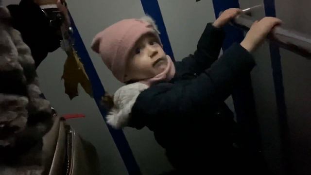 Vogue туториал день ( дочь требует шубу, ВДНХ, экопарк, Мила ест землю) смотреть онлайн