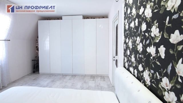 5 комнат с витражными окнами и евроремонтом смотреть онлайн