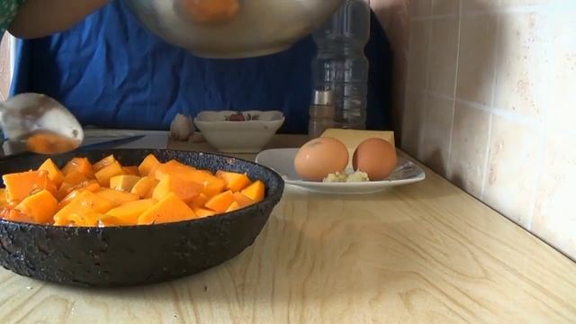 Фриттата с тыквой и твердым сыром смотреть онлайн