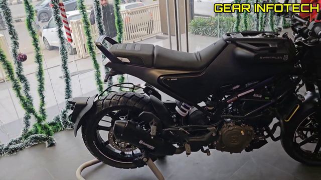 Husqvarna Svartpilen 250|GEAR INFOTECH смотреть онлайн