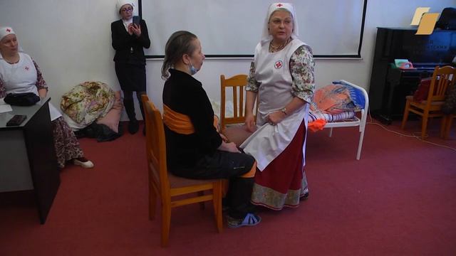 Как переместить лежачего пациента с кровати на другую поверхность смотреть онлайн