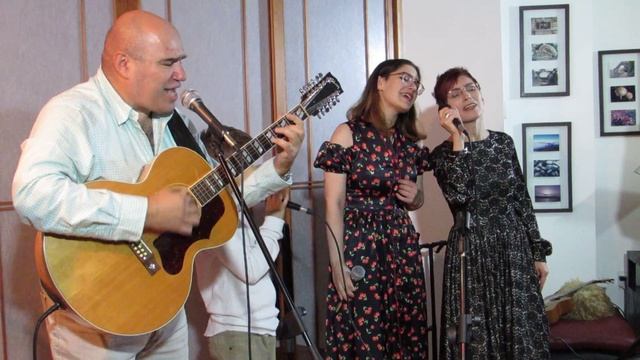 Эмигрантский вальс. Саркисовы смотреть онлайн