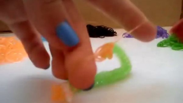 Браслет из силиконовых резинок БЕЗ СТАНКА