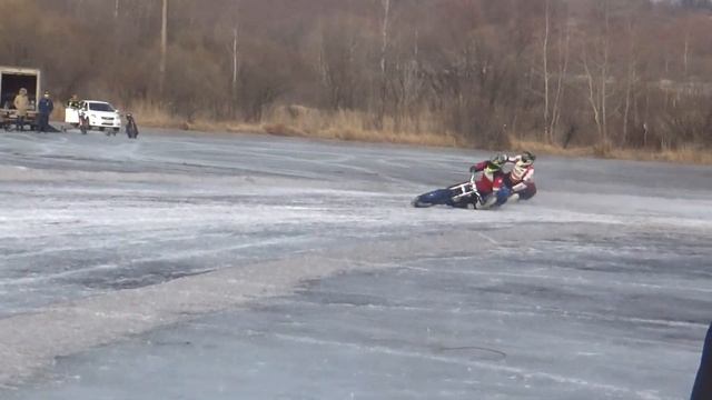 Мотогонки на льду - Уссурийск - тренировка 3.02.2019 смотреть онлайн