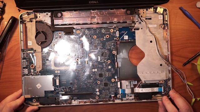 Dell Latitude E5530 - SSD install, replace CPU fan, COMPLETE Computer Breakdown and Reseating CPU смотреть онлайн