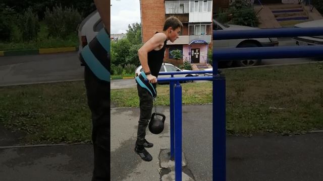Отжимания на брусьях +16 кг на 16 раз. смотреть онлайн