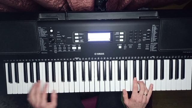 Снег кружится,летает,летает на синтезаторе смотреть онлайн