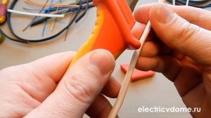 Нож для снятия изоляции с пяткой 1000В от ШТОК