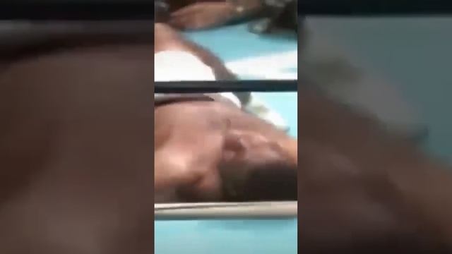 Вот что значит работа корпусом! Новое видео уже на канале #бокс #мма #обзорбоя #муайтай #лучшиебои смотреть онлайн