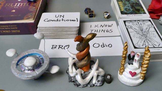 Pisces - Give So That LOVE Can Move Your Way - 3D Sculptures, Tarot, DIY Oracle & RUMI Cards смотреть онлайн