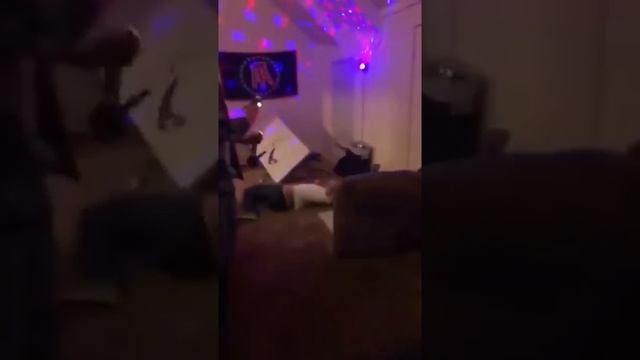 Guy jumps off stairs straight into table head first смотреть онлайн