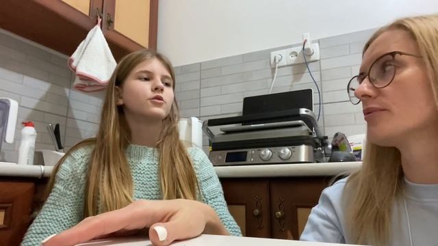 ВЛОГ Мой день / Опаздываю в школу /Покрасила брови / Борюсь с Among US смотреть онлайн