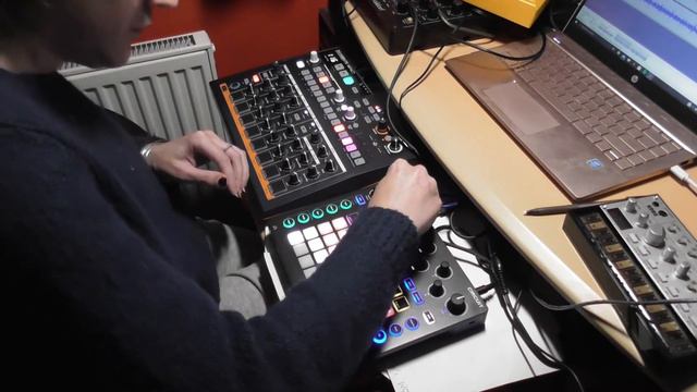 Novation Circuit x Arturia Drumbrute Impact | Trippin' on a Summer's Day | Ambient Beats Jam смотреть онлайн