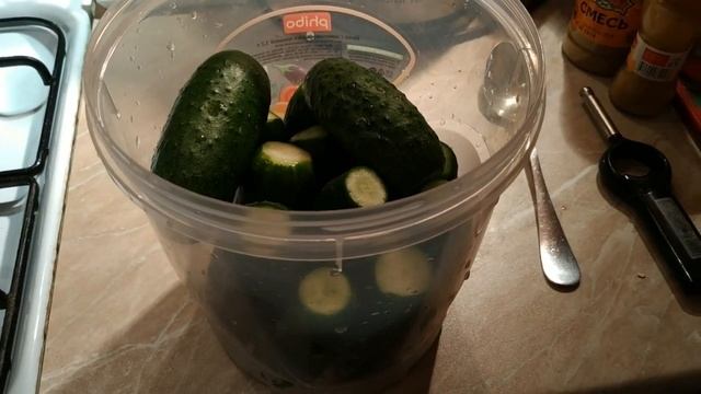 МАЛОСОЛЬНЫЕ ОГУРЦЫ ХРУСТЯЩИЕ БЫСТРОГО ПРИГОТОВЛЕНИЯ . МОЙ ПРАВИЛЬНЫЙ УЖИН. смотреть онлайн