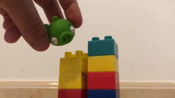 Piggy Tales Remastered-Pigs At Work: Pile Up