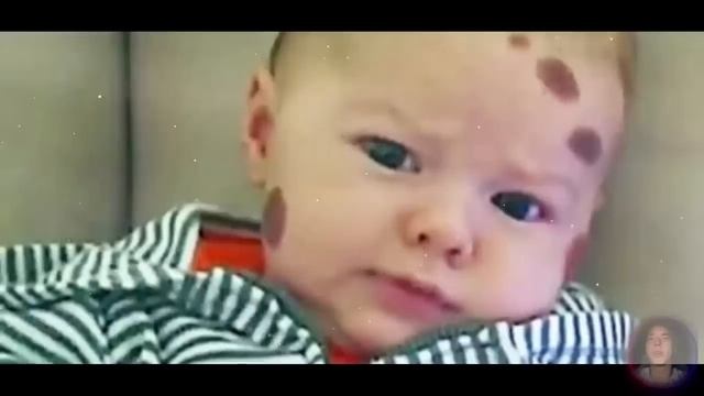 Девушка так сильно испугалась своего новорожденного ребенка, что даже не выходит с ним на улицу смотреть онлайн