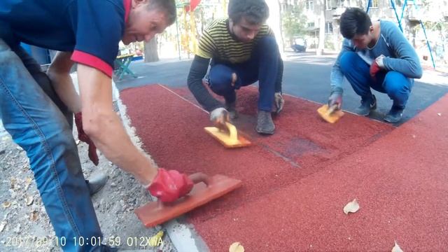 Укладка бесшовного травмобезопасного резинового покрытия 03 смотреть онлайн