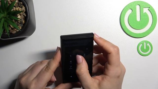 Cómo insertar la tarjeta de memoria en SONY NW A100 SERIES смотреть онлайн