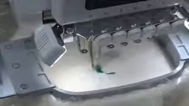 Вышивка на полотенце автоматической швейной машинкой Brother смотреть онлайн