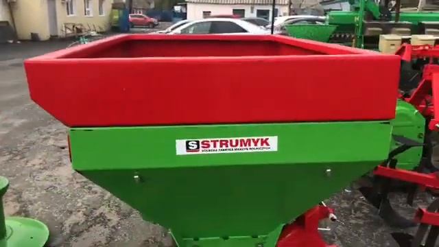Разбрасыватель удобрений Strumyk. (Струмик) Двухдисковый смотреть онлайн