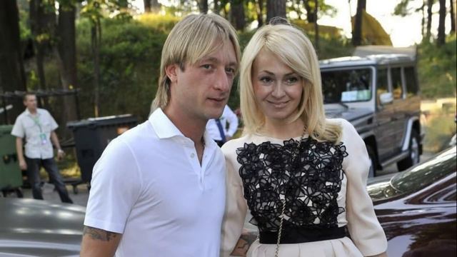 Яна Рудковская рассказала, что суррогатная мать обошлась ей в 2 миллиона рублей смотреть онлайн
