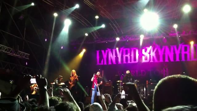 Lynyrd Skynyrd - Free Bird live [ Vigevano, Italy 2012 ] смотреть онлайн