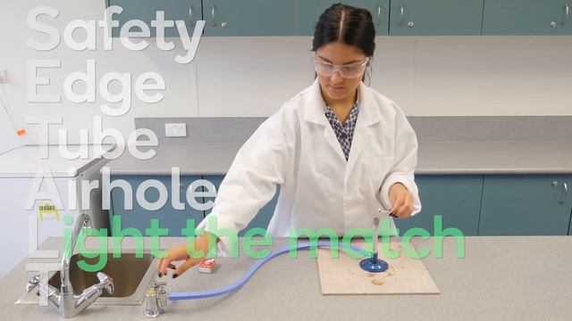 How to use a Bunsen burner safely смотреть онлайн