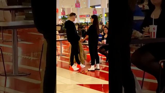 Знакомства в живую легко и просто. смотреть онлайн