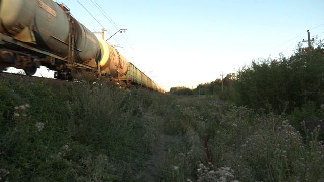 2ЭС6 - 300 со сборным поездом смотреть онлайн