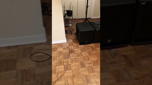 Yorkville PS15S Subwoofer & Behringer B112D Sound Test. Review