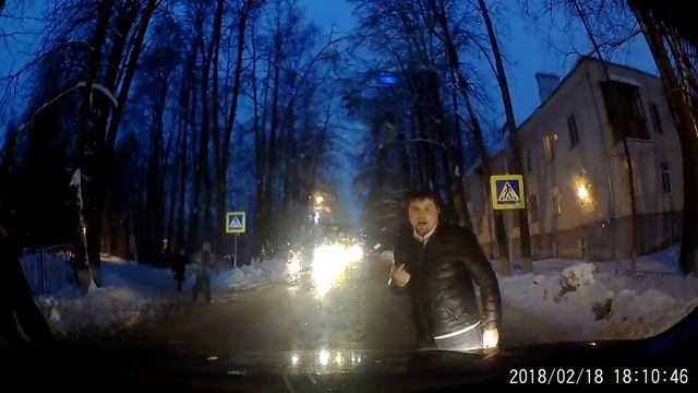 Пьяное быдло бьёт машину пос. Архангельское смотреть онлайн