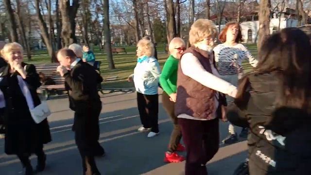 Любовь запретная!!!Танцы в саду Шевченко. смотреть онлайн