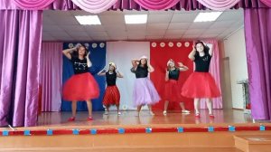 танец  "ягода малинка"