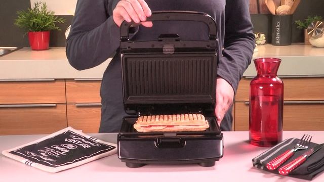 Aparatul de făcut sandwich-uri Tefal Snack Collection SW852D12 смотреть онлайн