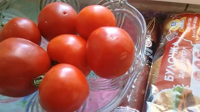 закупка продуктов в супермаркете. смотреть онлайн