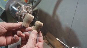 Нашел отличное применение пробкам от вина и шампанского