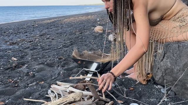 ?YOUNG GIRL SOLO OVERNIGHT CAMPING IN THE RAIN - RELAXING IN THE TENT WITH THE SOUND OF NATURE-ASMR смотреть онлайн